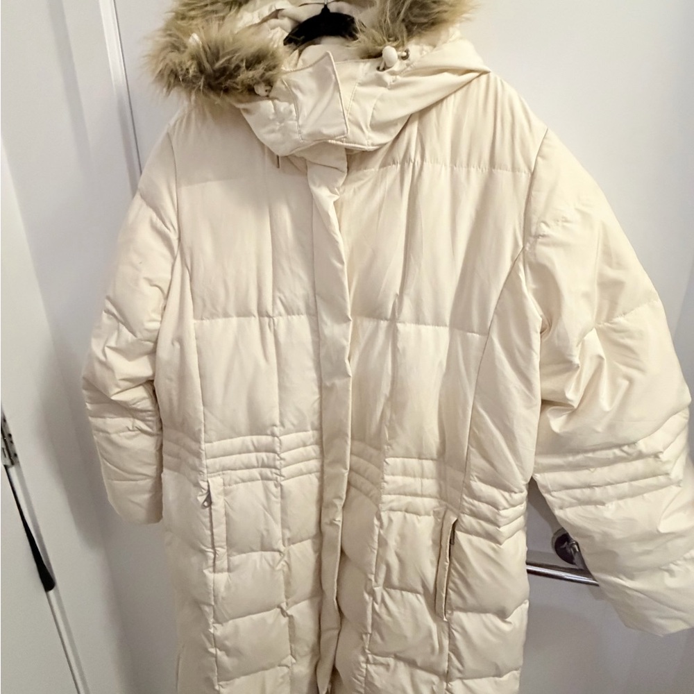 Old Navy Women's Cream Puffer Parka Coat with Faux Fur Hood size XXL - Picture 4 of 12